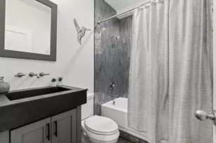1461 W Grand Ave, Chicago, IL 60642 - Photo 24