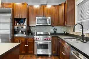 1461 W Grand Ave, Chicago, IL 60642 - Photo 10