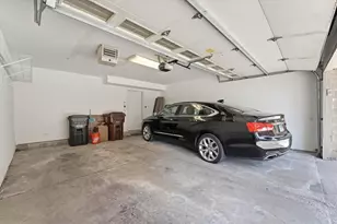 8625 Niles Center Rd, Skokie, IL 60077 - Photo 18