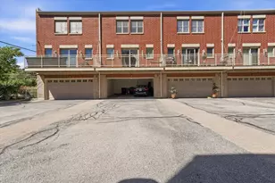 8625 Niles Center Rd, Skokie, IL 60077 - Photo 22