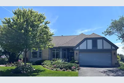 8 Canterbury Court, Lake in the Hills, IL 60156 - Photo 1