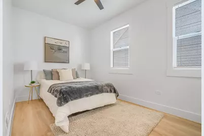2724 N Mobile Avenue, Chicago, IL 60639 - Photo 20