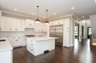 10465 Red Leaf Cir, Lakewood, IL 60014 - Photo 6