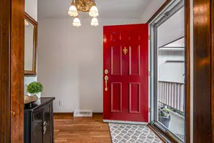 915 S Jefferson St, Batavia, IL 60510 - Photo 2