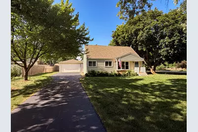 26W416 Macarthur Avenue, Carol Stream, IL 60188 - Photo 2