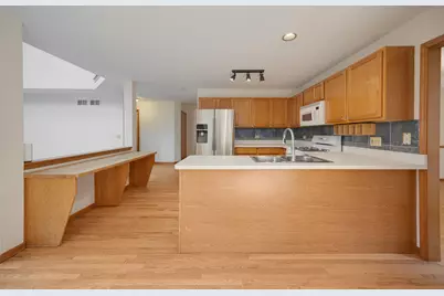 2519 Crestview Drive, Aurora, IL 60502 - Photo 6
