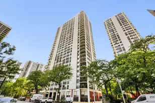 1455 N Sandburg Terrace, Chicago, IL 60610 - Photo 1