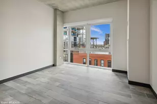 171 N Aberdeen St, Chicago, IL 60607 - Photo 2