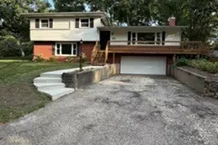 3707 N Oak Knoll Rd, Crystal Lake, IL 60012 - Photo 1