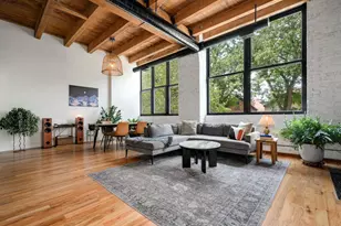 525 N Ada St, Chicago, IL 60642 - Photo 2
