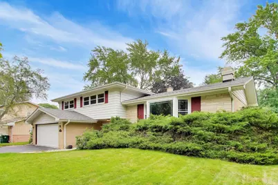 803 E Valley Lane, Arlington Heights, IL 60004 - Photo 1