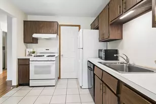 1160 Northbury Ln, Wheeling, IL 60090 - Photo 8