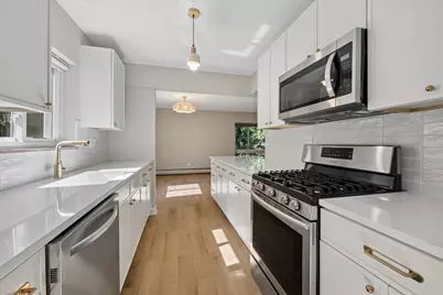 203 N Kenilworth Avenue #2P, Oak Park, IL 60302 - Photo 2