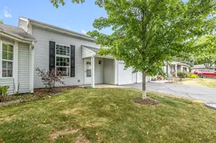 3109 Lynette Ln, Island Lake, IL 60042 - Photo 2