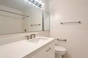 4250 N Marine Dr, Chicago, IL 60613 - Photo 8