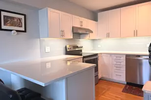 4250 N Marine Dr, Chicago, IL 60613 - Photo 4