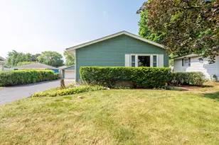 2203 Kirchoff Rd, Rolling Meadows, IL 60008 - Photo 1