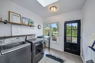 1031 E Bauer Rd, Naperville, IL 60563 - Photo 24