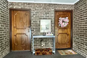 264 E Bailey Rd, Naperville, IL 60565 - Photo 2