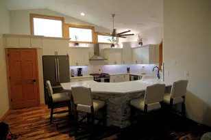 432 Village Wood Ln, Rockton, IL 61072 - Photo 10