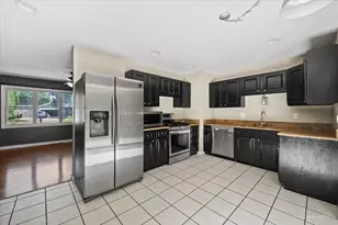 8326 Mildred Rd, Machesney Park, IL 61115 - Photo 6