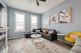 2818 N Ashland Ave, Chicago, IL 60657 - Photo 4