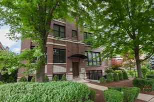 421 S Ridgeland Ave, Oak Park, IL 60302 - Photo 1