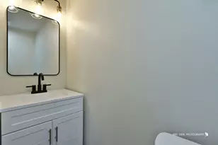 521 Meadow Green Ln, Round Lake Beach, IL 60073 - Photo 10