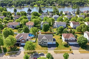 2905 Plumrose Ln, McHenry, IL 60050 - Photo 2