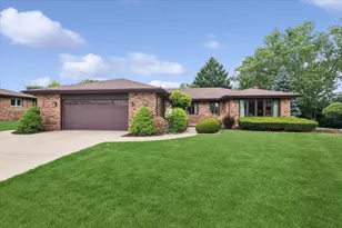 13332 Medina Dr, Orland Park, IL 60462 - Photo 2