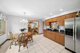 13332 Medina Dr, Orland Park, IL 60462 - Photo 10