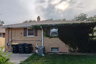 17717 Bernadine St, Lansing, IL 60438 - Photo 4
