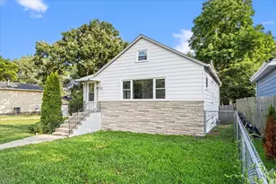 29 Glenwood Dr, Round Lake Beach, IL 60073 - Photo 6