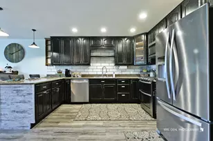 860 Stratford Ct, Grayslake, IL 60030 - Photo 4
