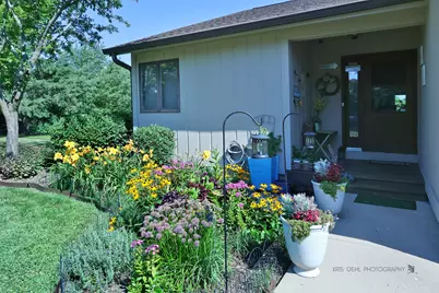 860 Stratford Court, Grayslake, IL 60030 - Photo 2