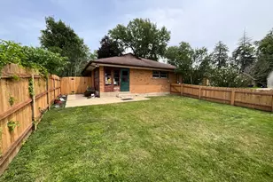 852 Carr St, Elgin, IL 60123 - Photo 26