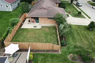 852 Carr St, Elgin, IL 60123 - Photo 28