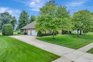 24123 Brancaster Dr, Naperville, IL 60564 - Photo 52