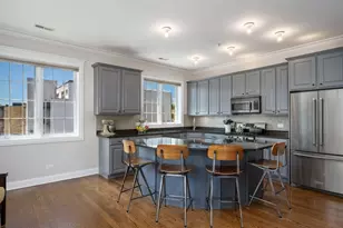 1453 W Irving Park Rd, Chicago, IL 60613 - Photo 10