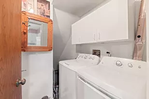 27W327 Providence Ln, Winfield, IL 60190 - Photo 14