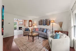 27W327 Providence Ln, Winfield, IL 60190 - Photo 4