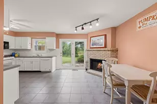 27W327 Providence Ln, Winfield, IL 60190 - Photo 8