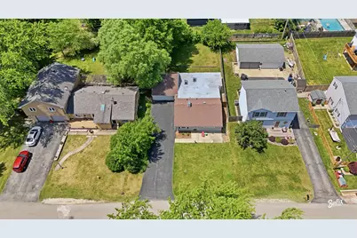 32988 N Meadow Road, Grayslake, IL 60030 - Photo 14