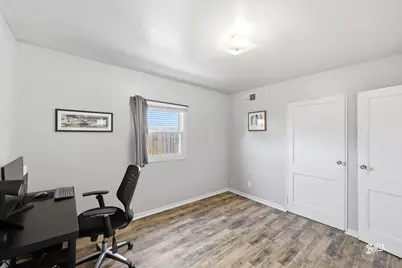 32988 N Meadow Road, Grayslake, IL 60030 - Photo 10