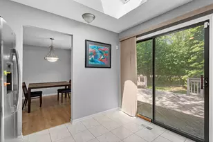 2214 Hamilton Ln, Darien, IL 60561 - Photo 10