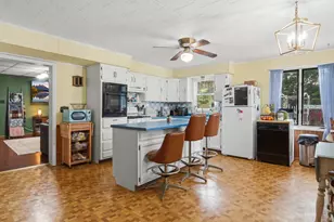 22 N Metcalf Ave, Amboy, IL 61310 - Photo 10