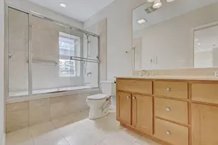 2836 N Dawson Ave, Chicago, IL 60618 - Photo 14