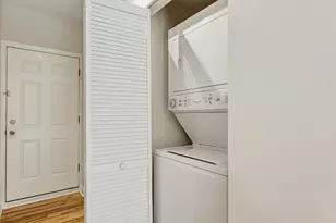 2836 N Dawson Ave, Chicago, IL 60618 - Photo 16