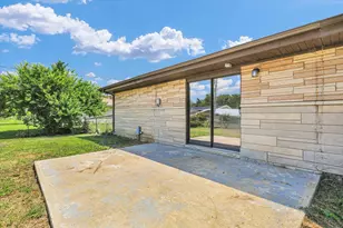 24 Lake Knolls Dr, Chatham, IL 62629 - Photo 32