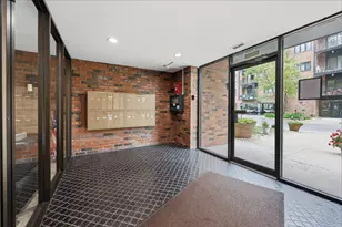 9332 Landings Ln, Des Plaines, IL 60016 - Photo 2